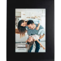 Fashion 5 x 7 in. Wide Linear Manhattan Frame (Black) Frames Albums