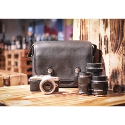 Sale Harry and Sally Leather Shoulder Camera Bag (Black with 