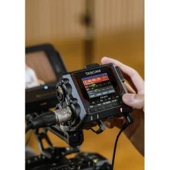 Clearance FR-AV2 Compact 32-Bit Float Recorder and Timecode Generator Digital Audio Recorders